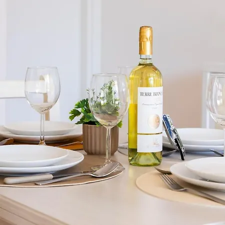 Sea Breeze - Giardino Privato & Spiagge 5 Min * 풀라