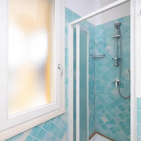 Sea Breeze - Giardino Privato & Spiagge 5 Min * 풀라