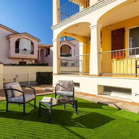 Sea Breeze - Giardino Privato & Spiagge 5 Min 아파트